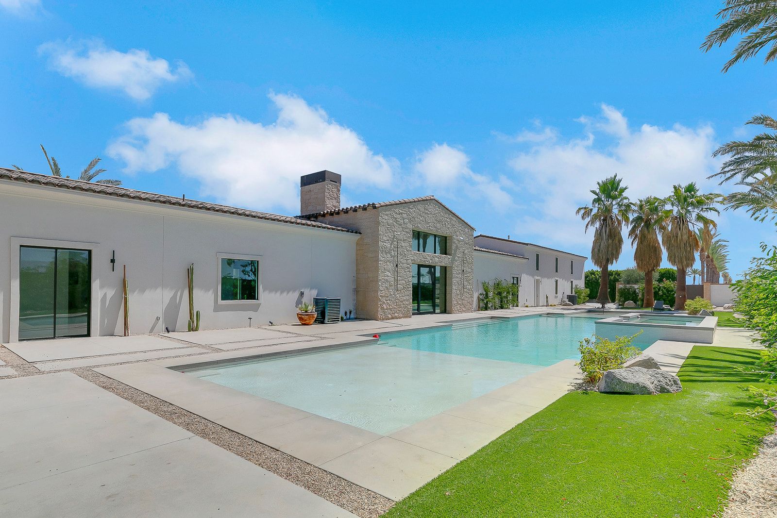 Swimming pool and terrace at Cache Estate